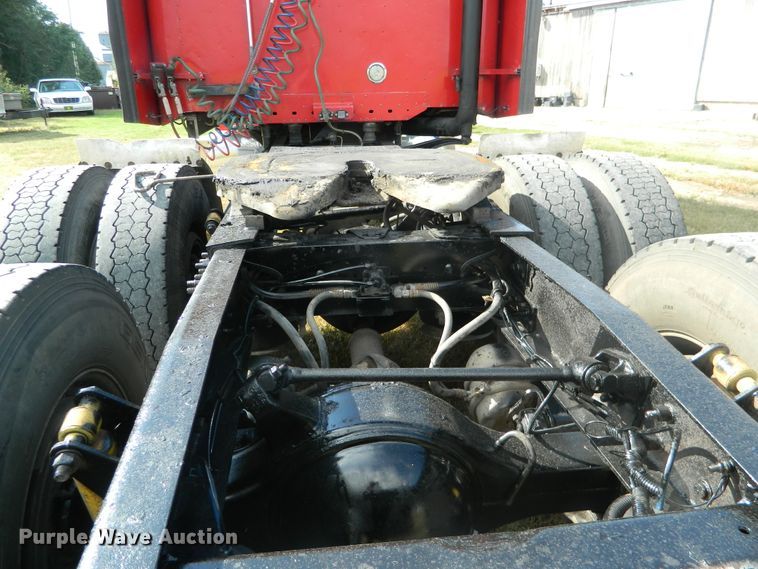 image for item DE4351 2003 Freightliner Century Class CST120 semi truck