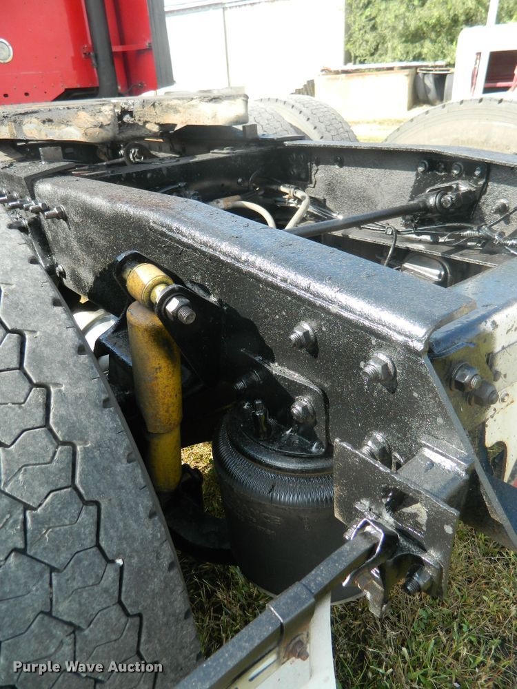 image for item DE4351 2003 Freightliner Century Class CST120 semi truck