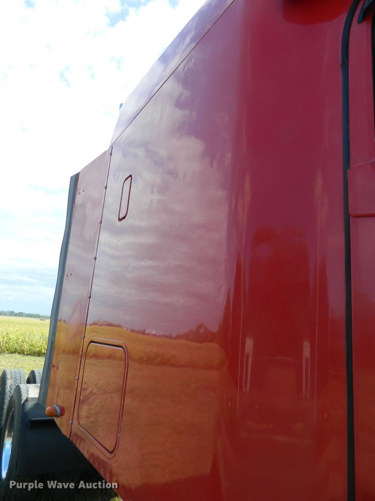 image for item DE4351 2003 Freightliner Century Class CST120 semi truck