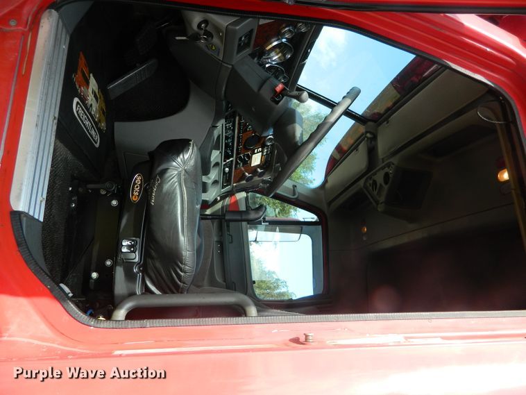 image for item DE4351 2003 Freightliner Century Class CST120 semi truck