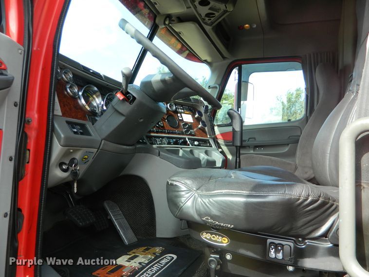 image for item DE4351 2003 Freightliner Century Class CST120 semi truck