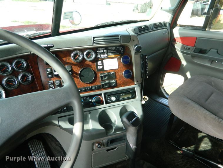 image for item DE4351 2003 Freightliner Century Class CST120 semi truck