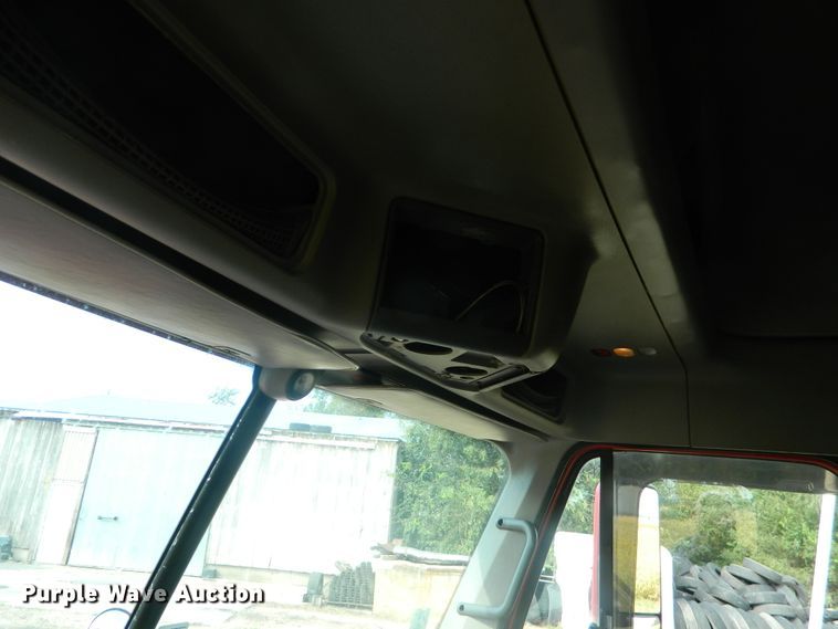 image for item DE4351 2003 Freightliner Century Class CST120 semi truck