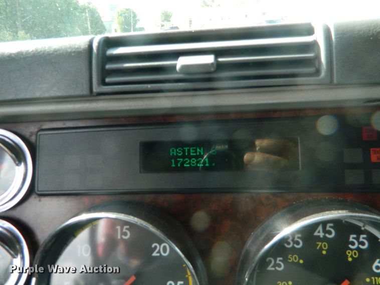 image for item DE4351 2003 Freightliner Century Class CST120 semi truck