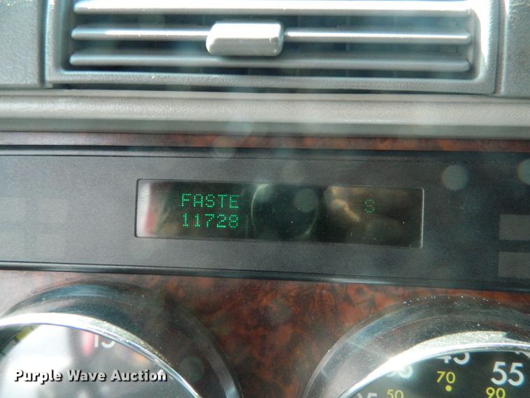 image for item DE4351 2003 Freightliner Century Class CST120 semi truck