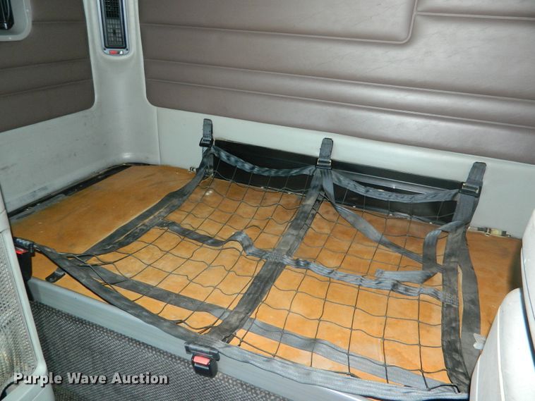 image for item DE4351 2003 Freightliner Century Class CST120 semi truck