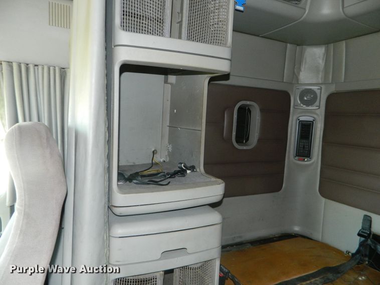 image for item DE4351 2003 Freightliner Century Class CST120 semi truck