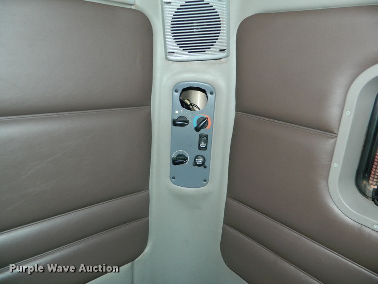 image for item DE4351 2003 Freightliner Century Class CST120 semi truck