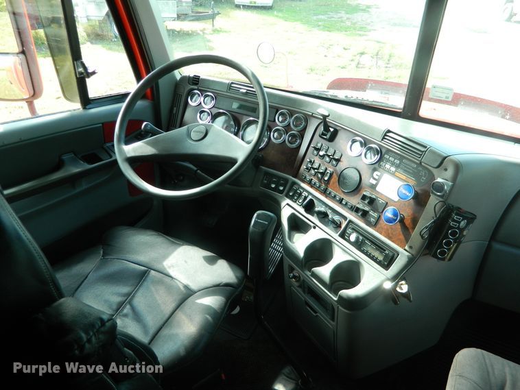 image for item DE4351 2003 Freightliner Century Class CST120 semi truck