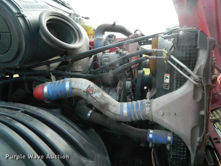 image for item DE4351 2003 Freightliner Century Class CST120 semi truck