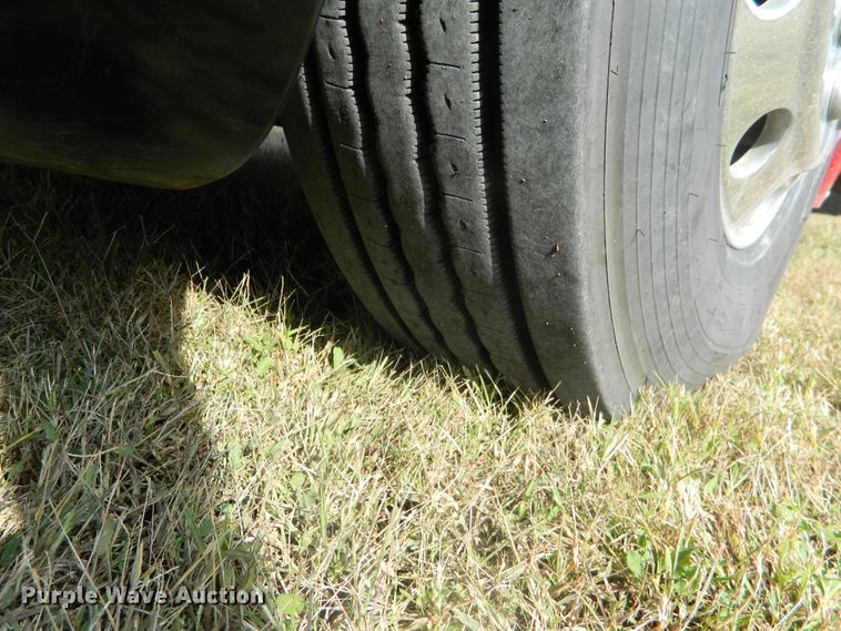 image for item DE4351 2003 Freightliner Century Class CST120 semi truck