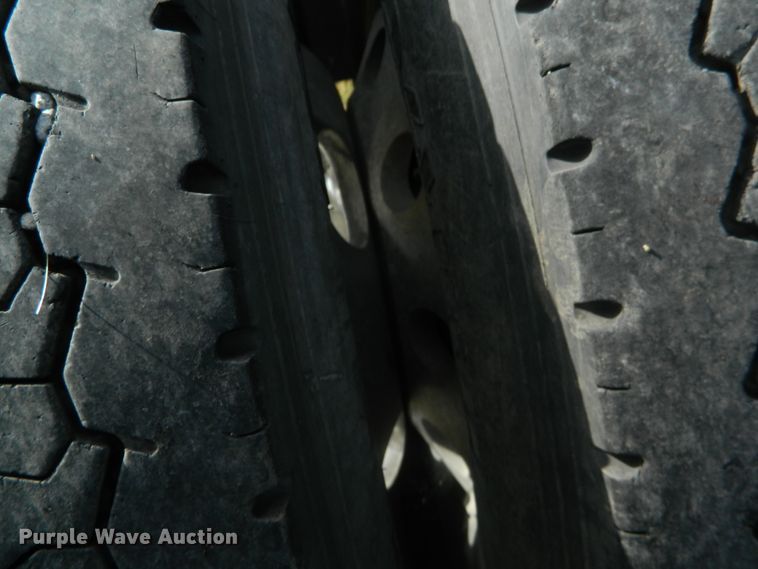 image for item DE4351 2003 Freightliner Century Class CST120 semi truck