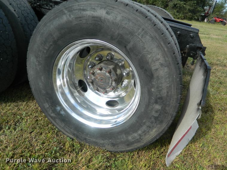 image for item DE4351 2003 Freightliner Century Class CST120 semi truck