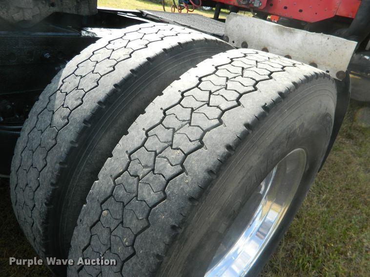 image for item DE4351 2003 Freightliner Century Class CST120 semi truck