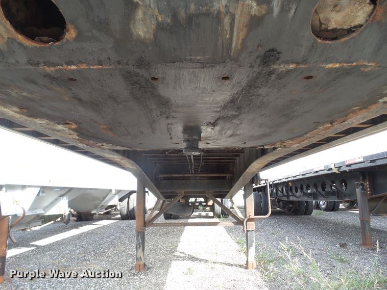 image for item DF0804 1999 Fontaine flatbed trailer