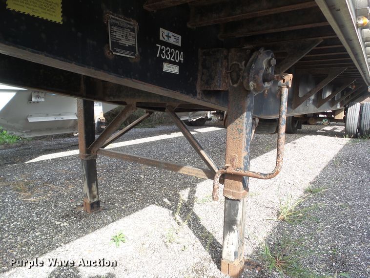 image for item DF0804 1999 Fontaine flatbed trailer