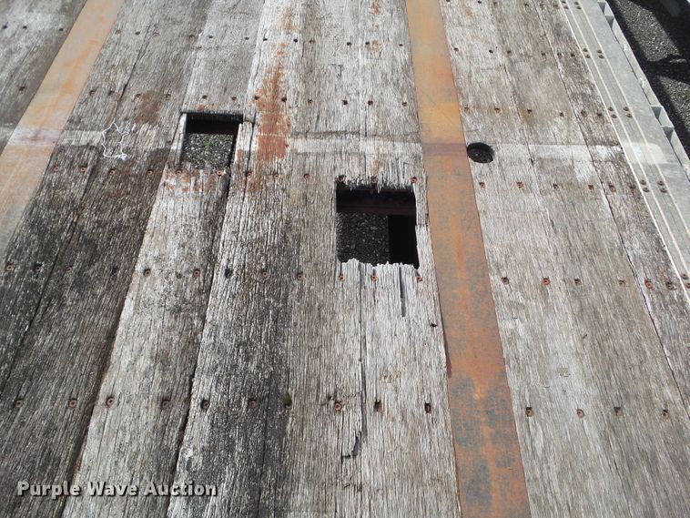 image for item DF0804 1999 Fontaine flatbed trailer