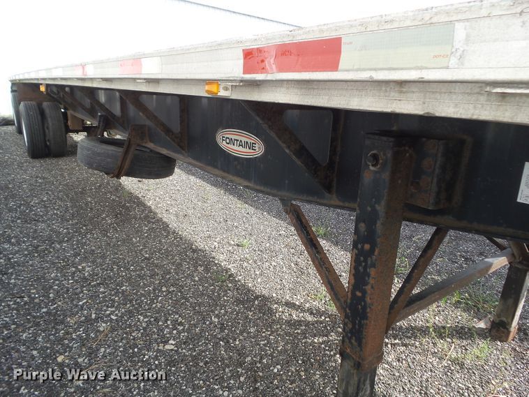 image for item DF0804 1999 Fontaine flatbed trailer