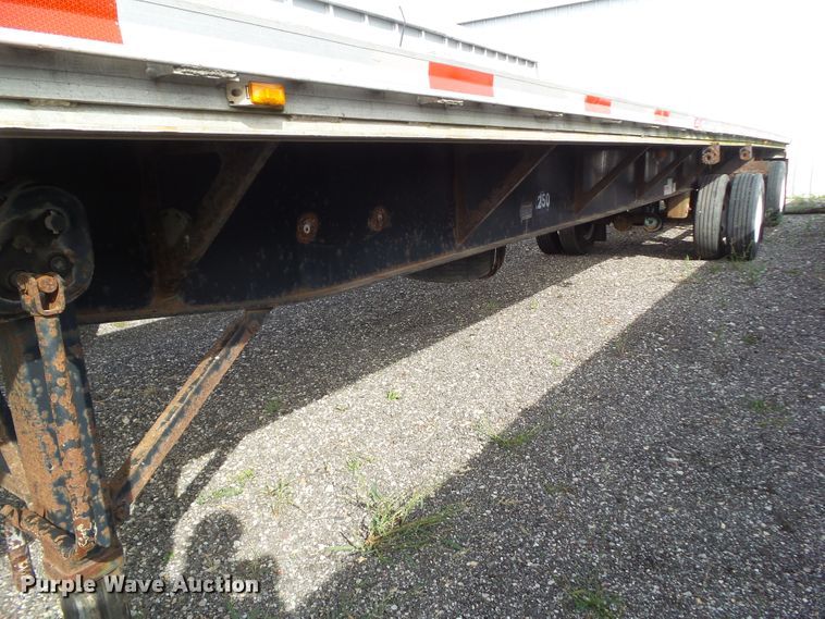image for item DF0804 1999 Fontaine flatbed trailer