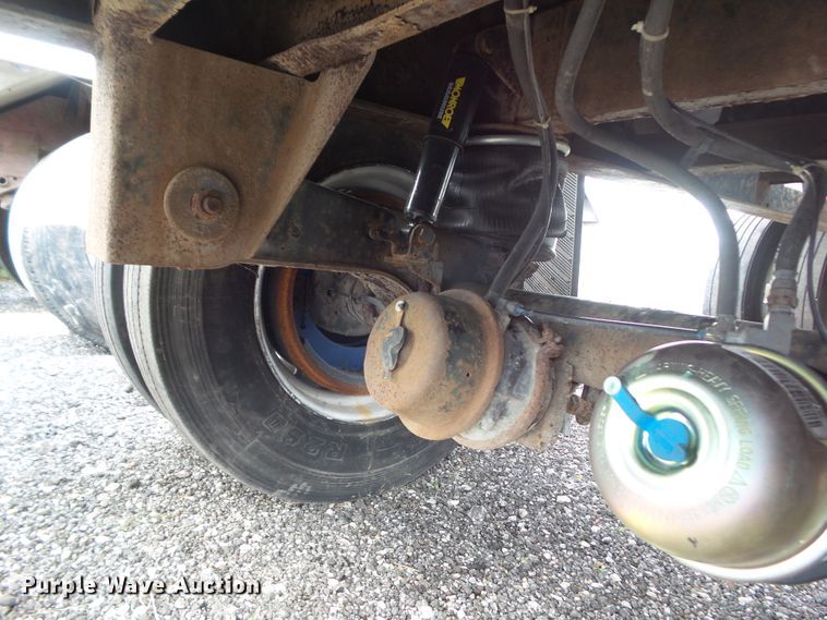 image for item DF0804 1999 Fontaine flatbed trailer