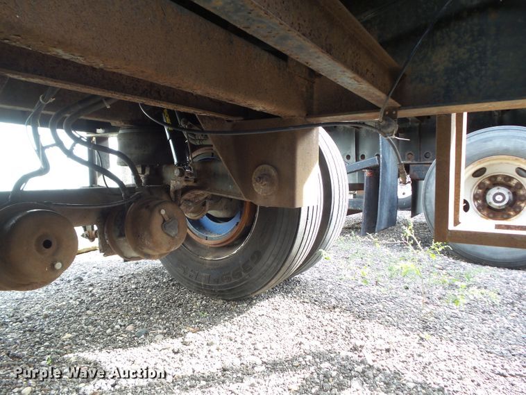 image for item DF0804 1999 Fontaine flatbed trailer