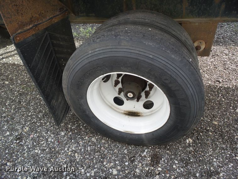 image for item DF0804 1999 Fontaine flatbed trailer