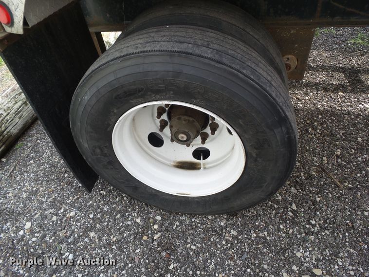 image for item DF0804 1999 Fontaine flatbed trailer