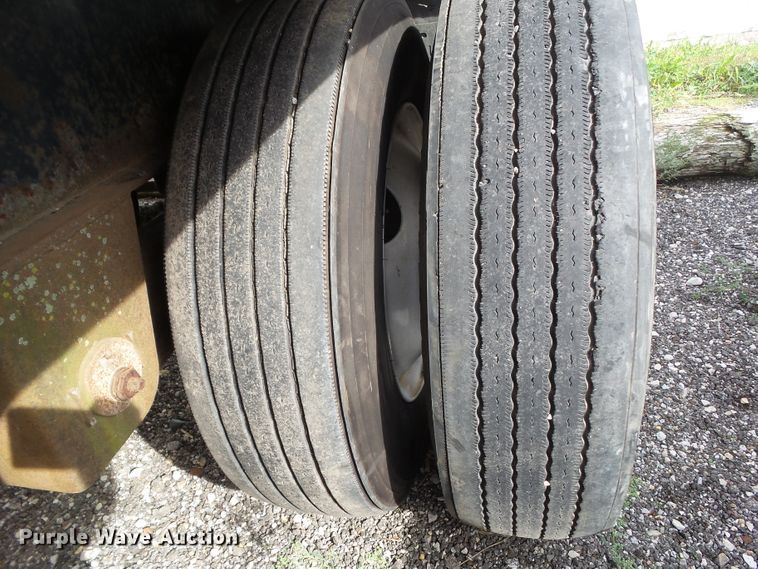 image for item DF0804 1999 Fontaine flatbed trailer