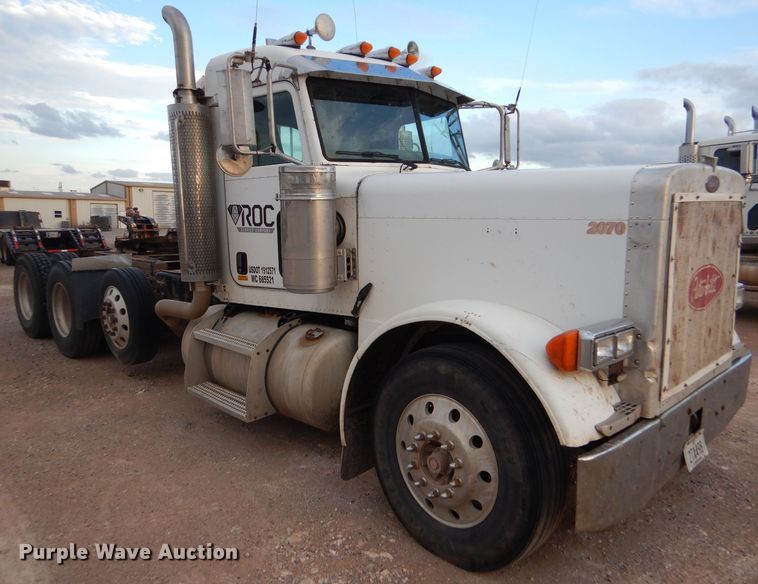 image for item DG0221 2006 Peterbilt 379 semi truck