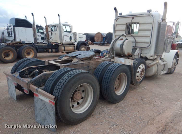 image for item DG0221 2006 Peterbilt 379 semi truck