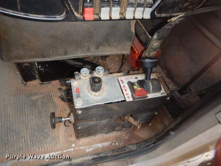 image for item DG0221 2006 Peterbilt 379 semi truck