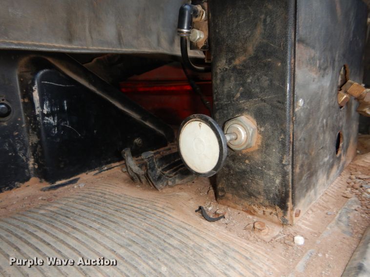 image for item DG0221 2006 Peterbilt 379 semi truck