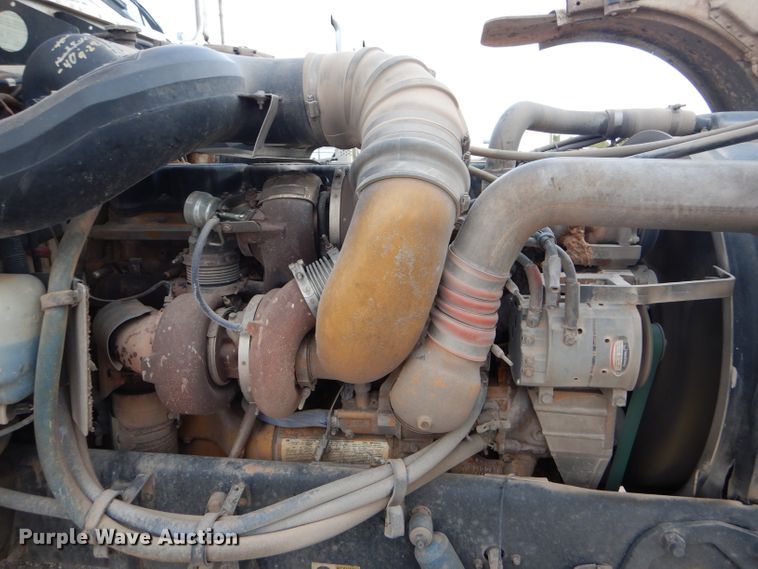 image for item DG0221 2006 Peterbilt 379 semi truck