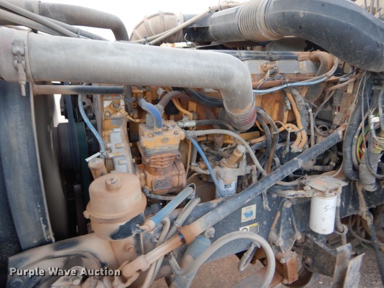 image for item DG0221 2006 Peterbilt 379 semi truck