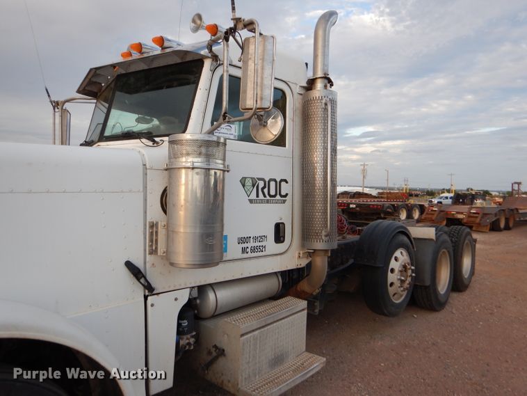 image for item DG0221 2006 Peterbilt 379 semi truck