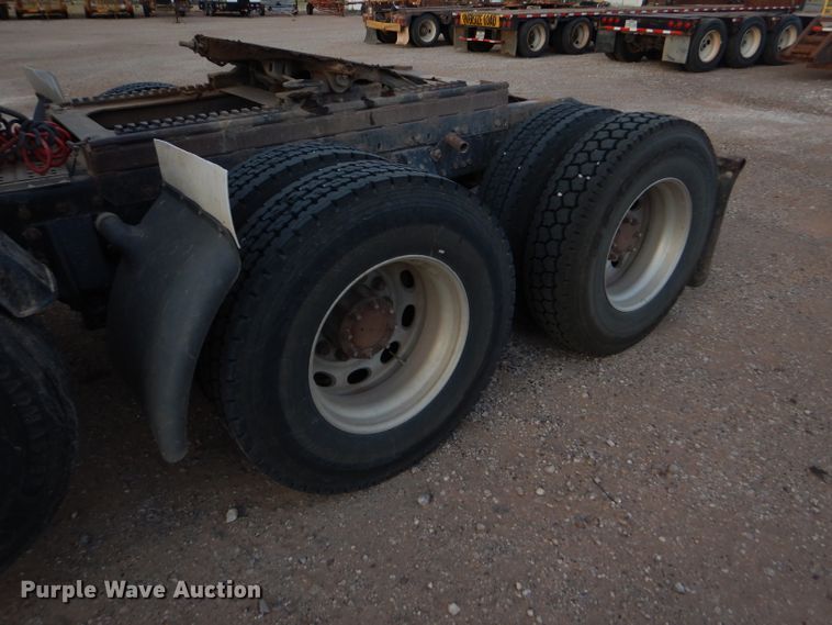 image for item DG0221 2006 Peterbilt 379 semi truck
