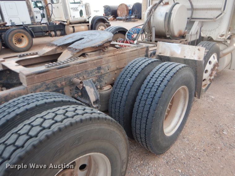 image for item DG0221 2006 Peterbilt 379 semi truck