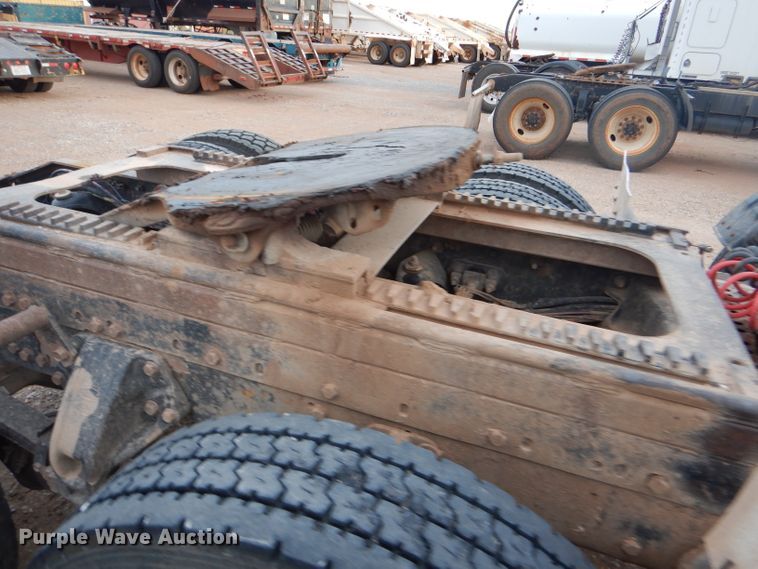 image for item DG0221 2006 Peterbilt 379 semi truck