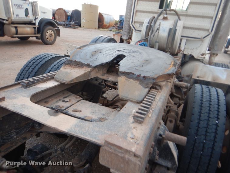 image for item DG0221 2006 Peterbilt 379 semi truck