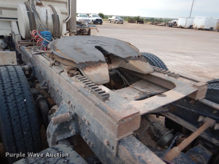 image for item DG0221 2006 Peterbilt 379 semi truck