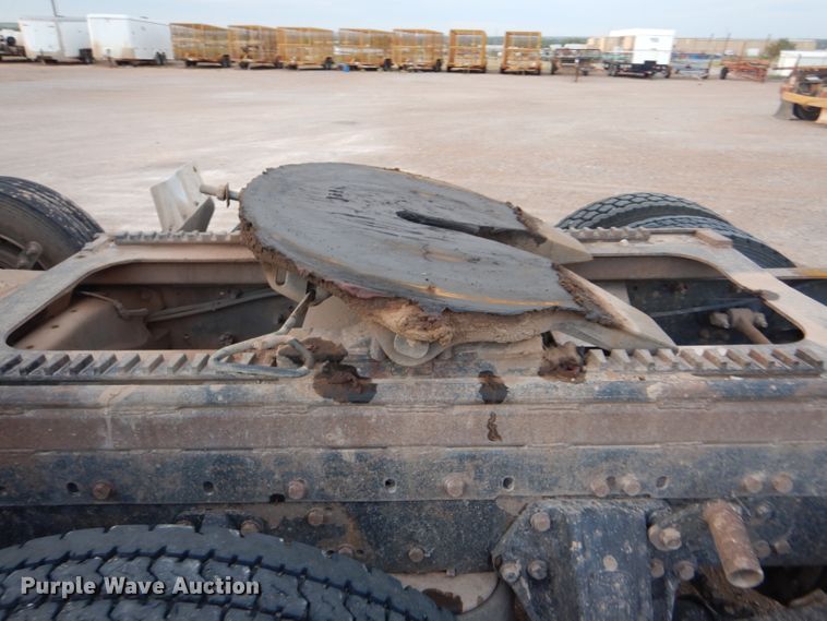 image for item DG0221 2006 Peterbilt 379 semi truck