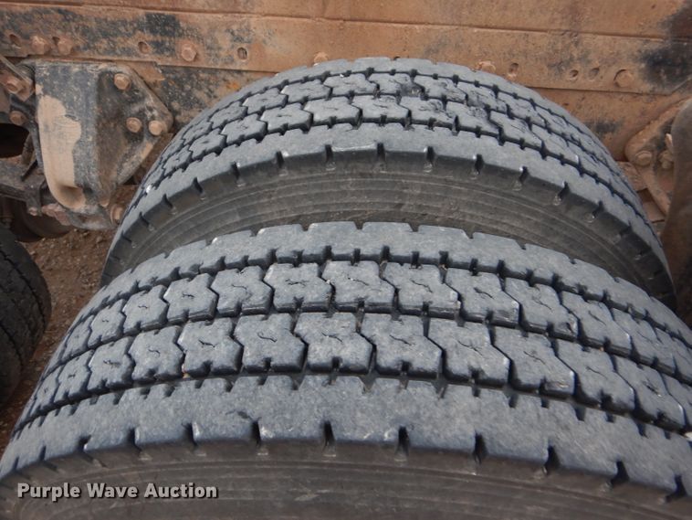 image for item DG0221 2006 Peterbilt 379 semi truck