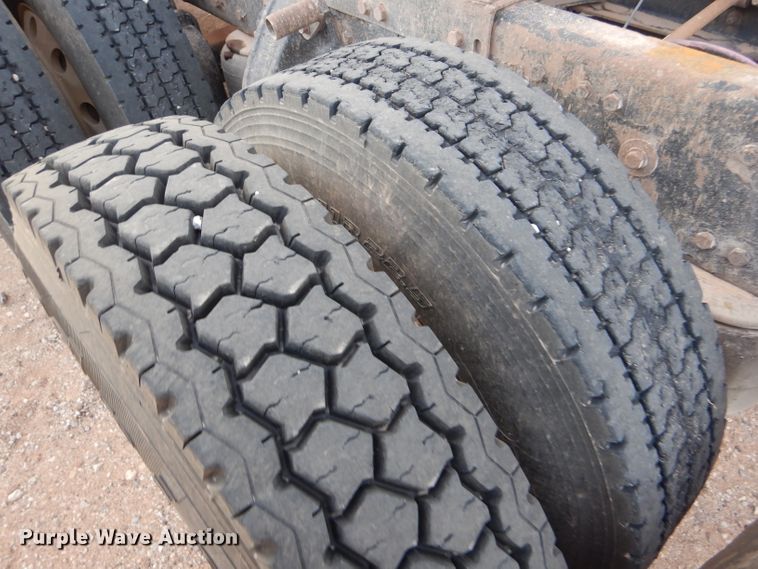 image for item DG0221 2006 Peterbilt 379 semi truck