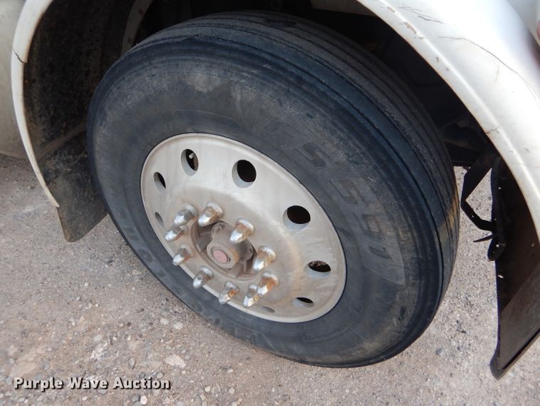 image for item DG0221 2006 Peterbilt 379 semi truck