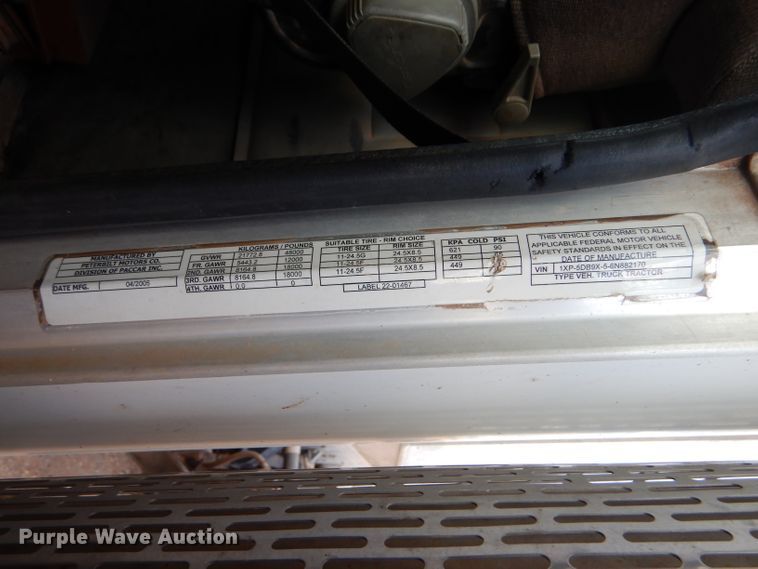 image for item DG0221 2006 Peterbilt 379 semi truck