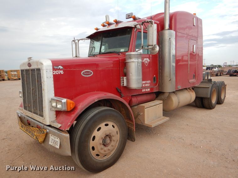 image for item DG0222 2006 Peterbilt 379 semi truck