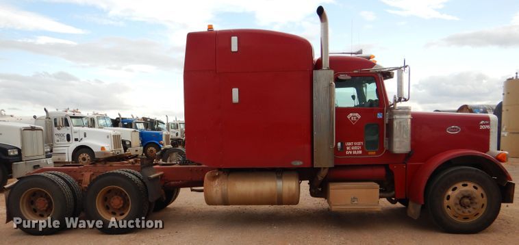 image for item DG0222 2006 Peterbilt 379 semi truck
