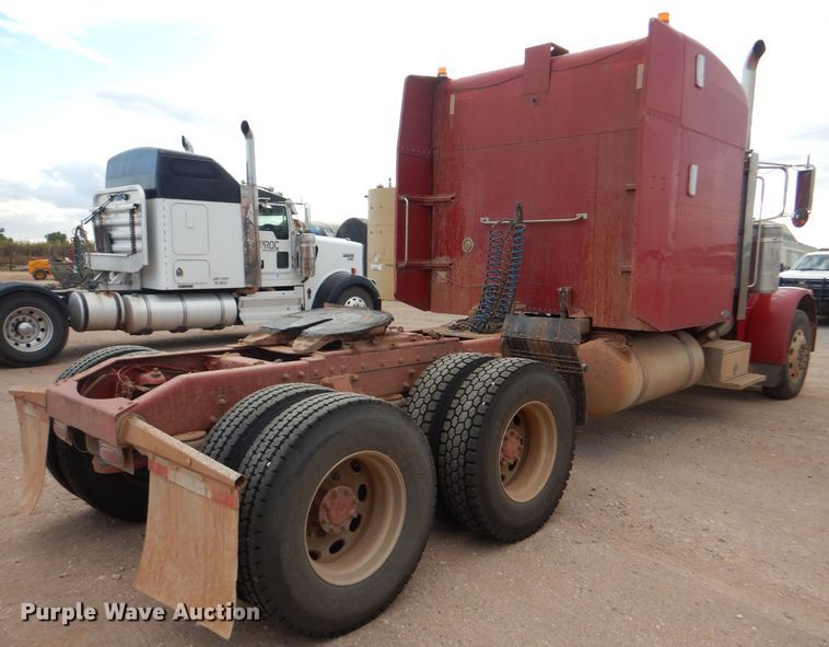image for item DG0222 2006 Peterbilt 379 semi truck