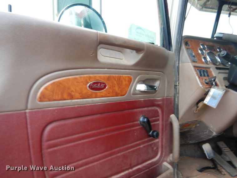 image for item DG0222 2006 Peterbilt 379 semi truck
