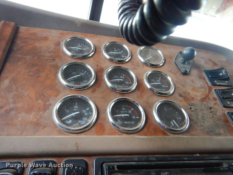 image for item DG0222 2006 Peterbilt 379 semi truck